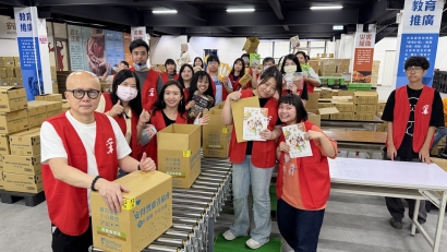 『弱勢扶助，裝滿食物裝滿愛』志工服務